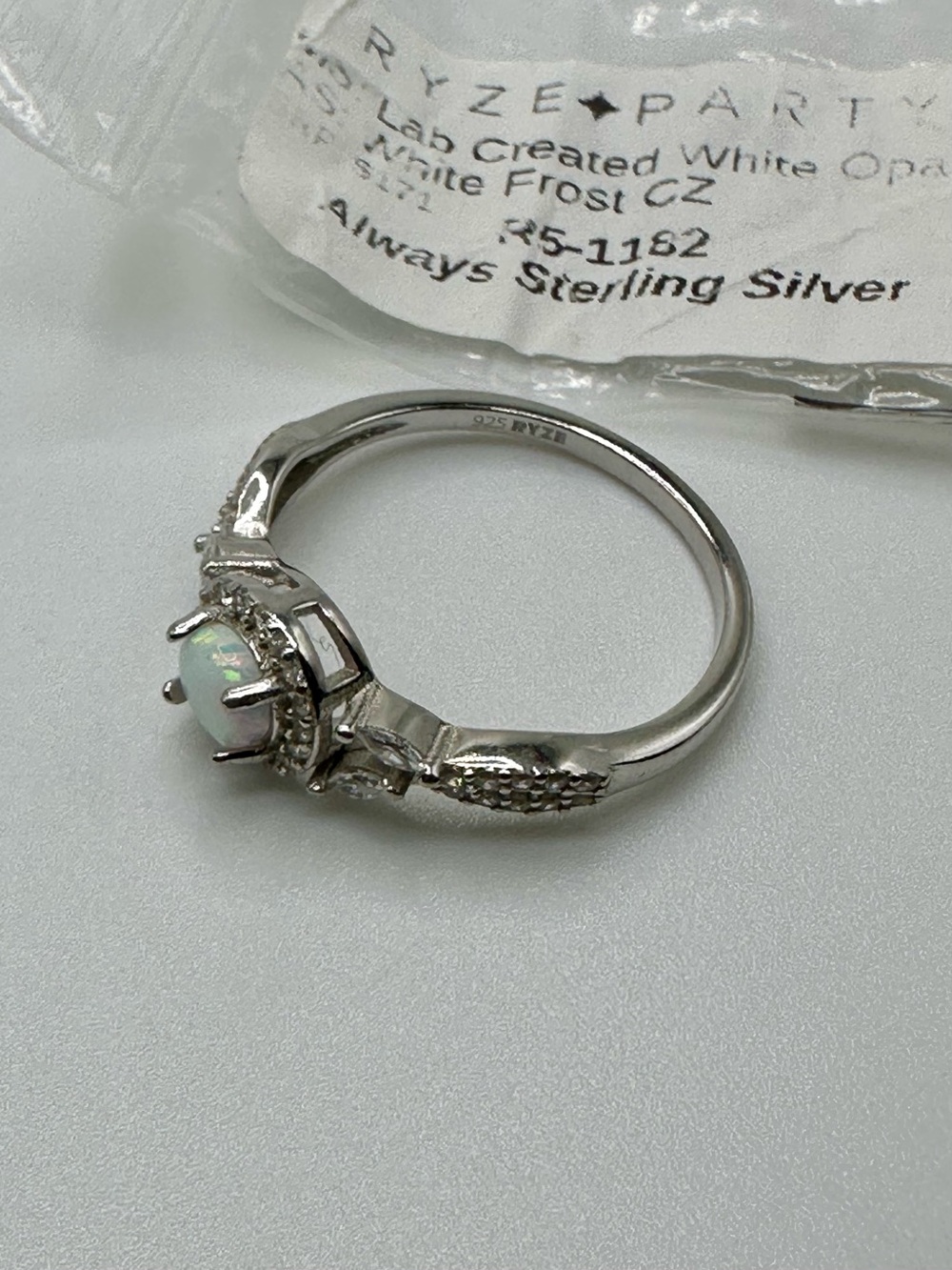 NEW✨ Ryze Party 925 Sterling Silver Lab White Opal White Frost CZ Ring Size 9